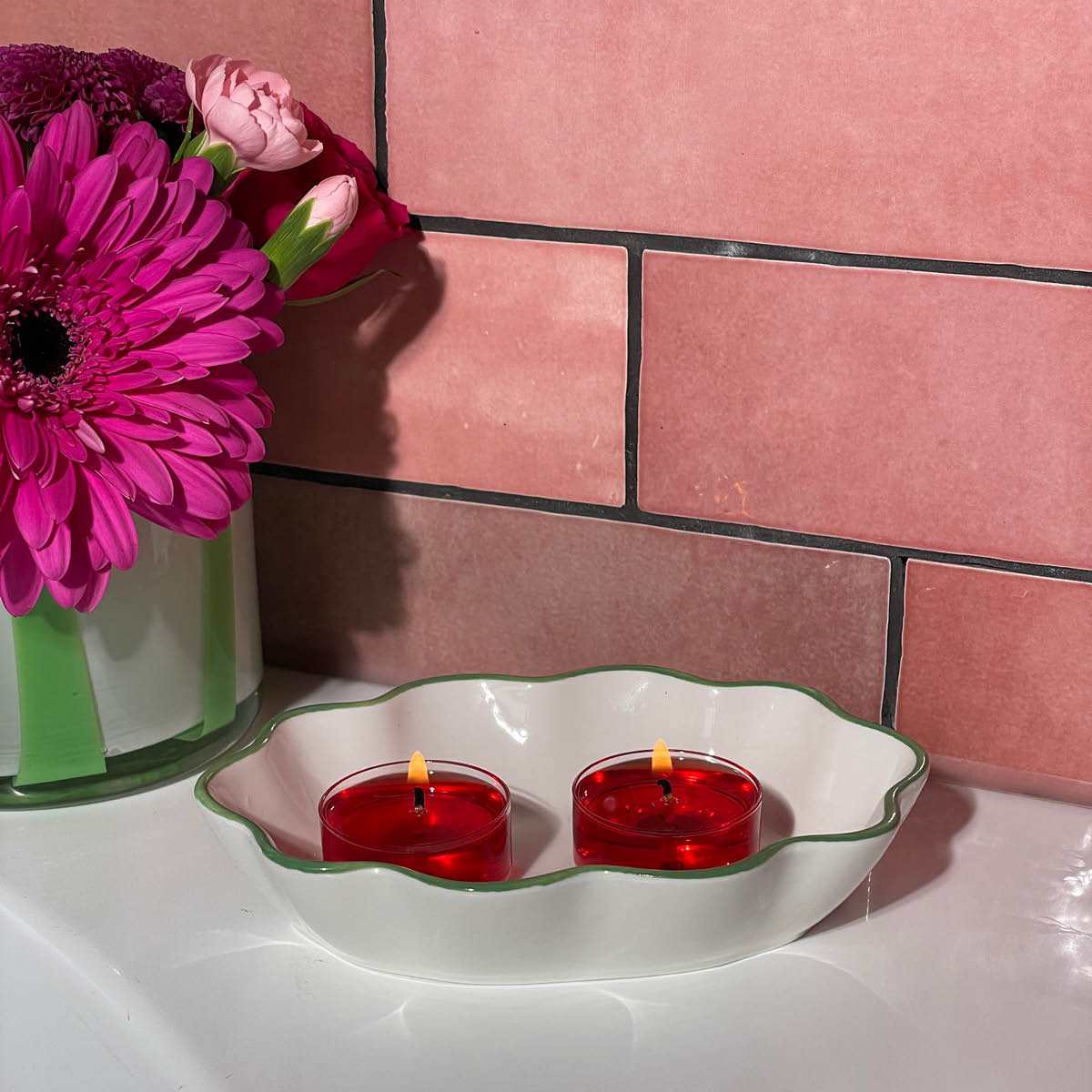 Raspberry Lime Breeze Universal Tealight® Candles - PartyLite US